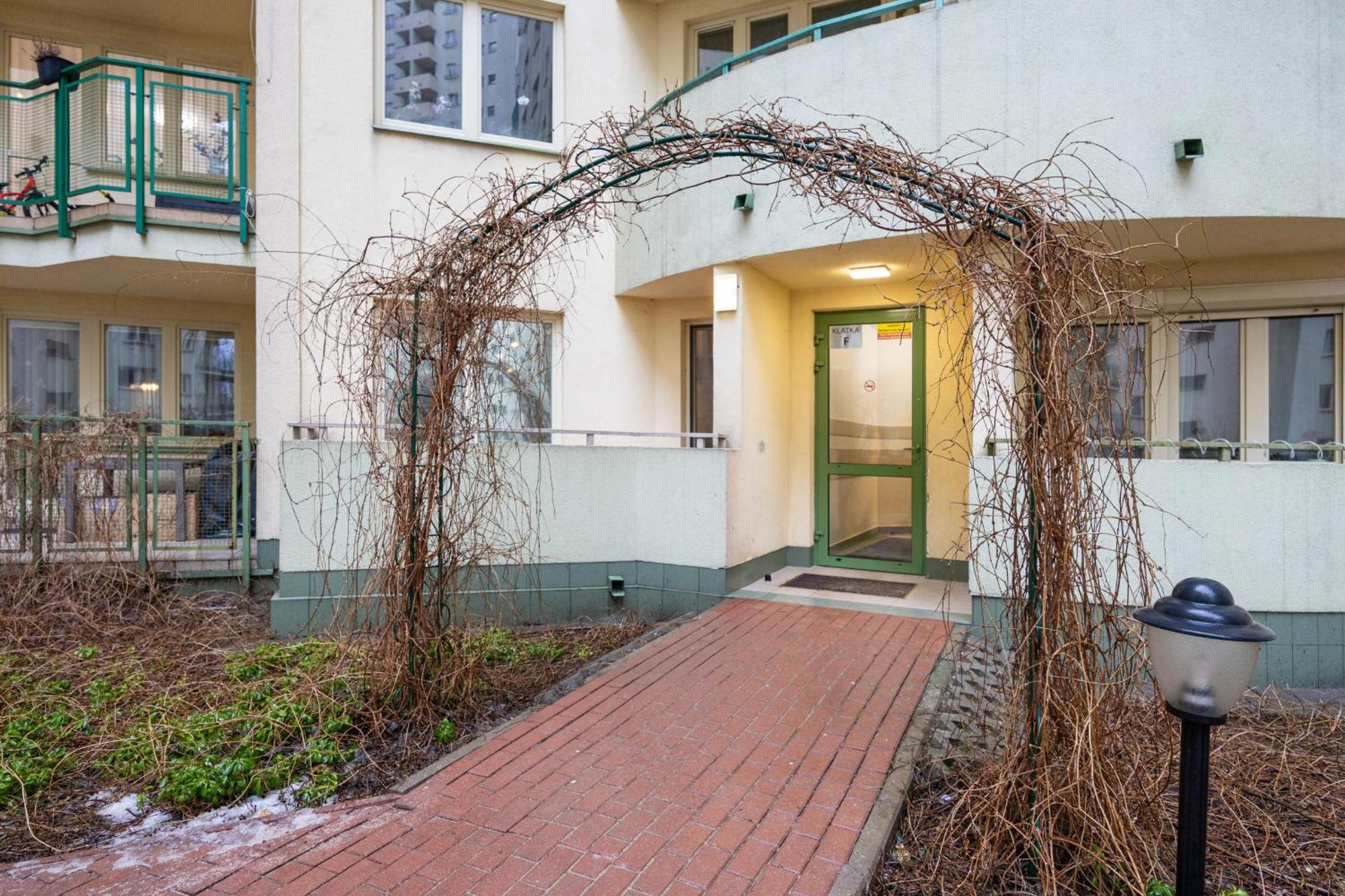 Bukowinska Apartment With Balcony And Parking And Swimming Pool By Noclegi Renters Warsaw Exterior photo